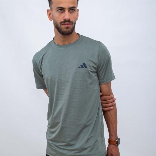 طقم تيشرت مع شورت رياضي للرجال والاطفال